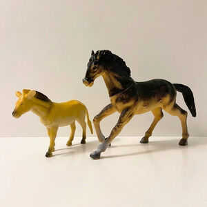 Lot of 2 Horses Plastic  Figures 3 to 5 Inch Tall Black and Yellow Horse Toys